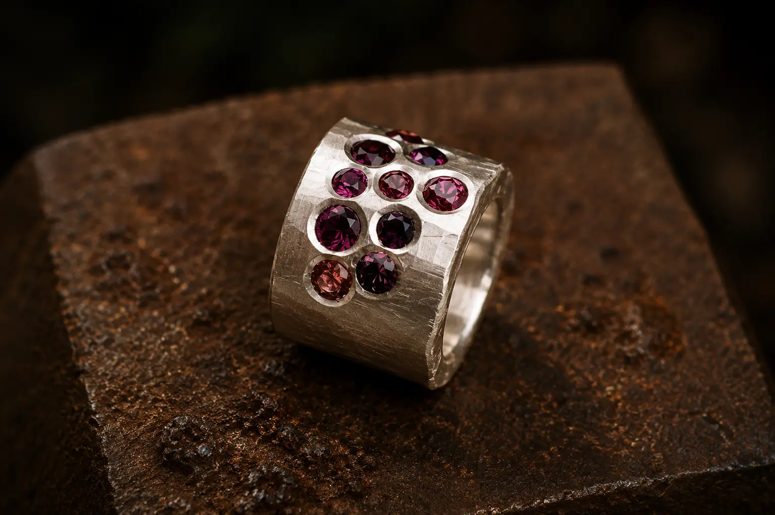 Handgefertigter Ring von Goldschmied Martin Brunner – Unikat aus dem Atelier Zeitzone 65 (Nr. 4)