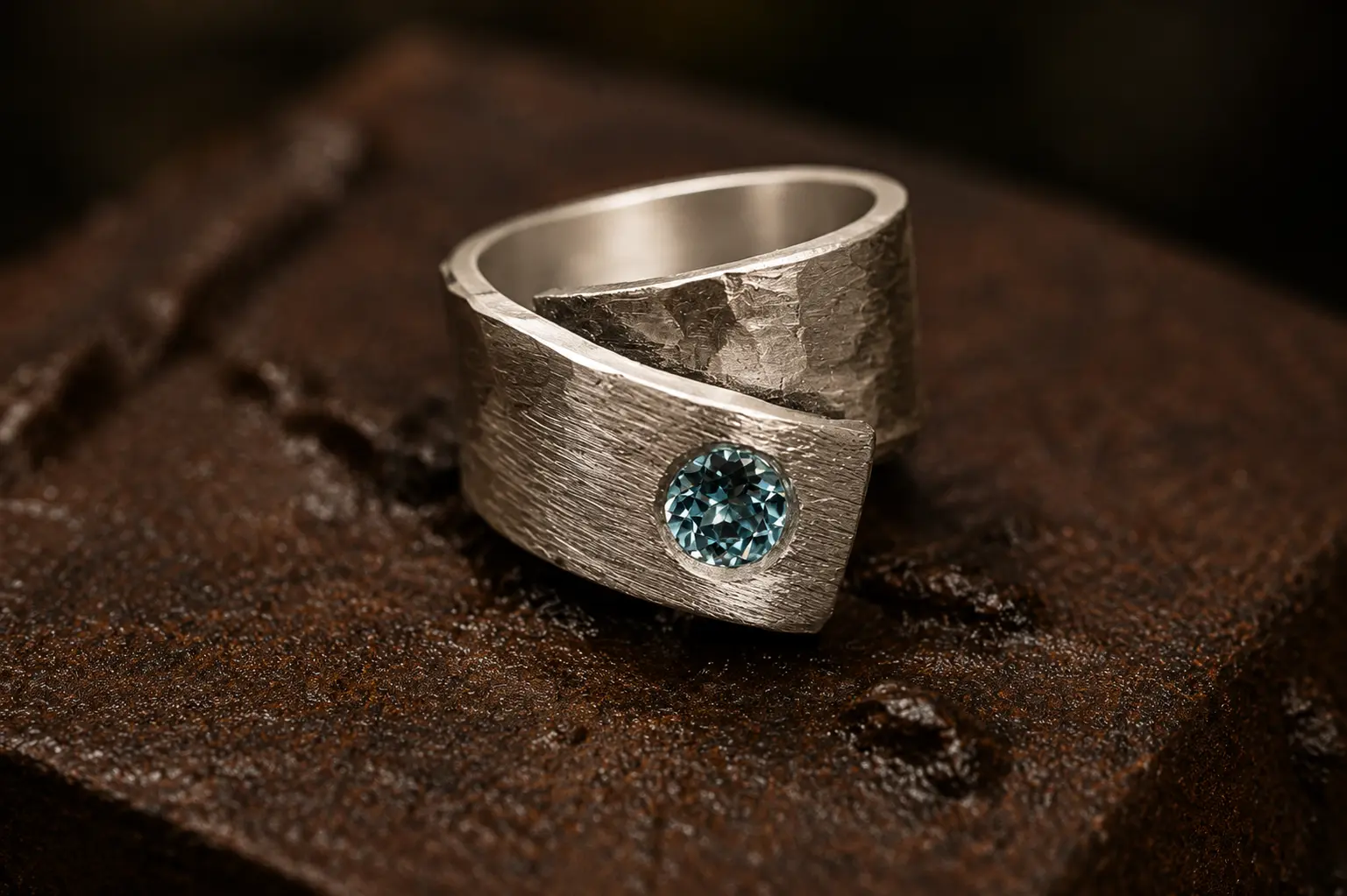 Handgefertigter Ring von Goldschmied Martin Brunner – Unikat aus dem Atelier Zeitzone 65 (Nr. 7)